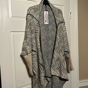 NWT Max Sport S/M shrug sweater